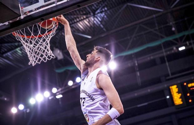 Povestea spectaculoasă a fiului antrenorului de la Dinamo » Joacă baschet în SUA, dar și-a descoperit total întâmplător vocația: până la 13 ani, a făcut alt sport!