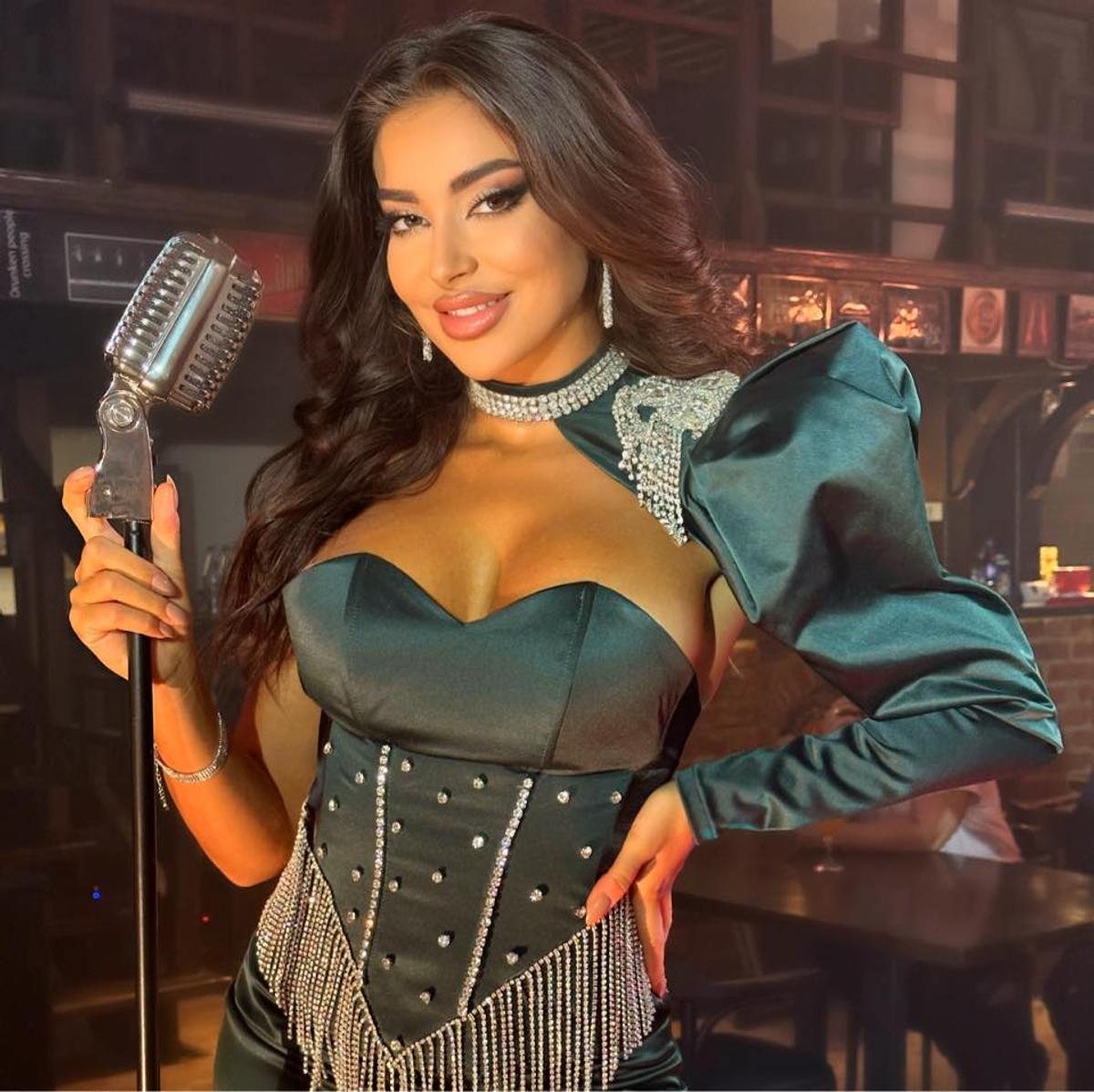 Elena Ionescu, solista trupei Mandinga