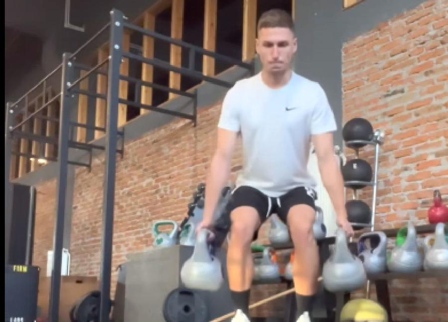 Iulian Roșu, singur în sala de fitness, în ziua meciului cu FC Botoșani Nu mai intră în calculele lui Kopic » Unul dintre eroii promovării lui Dinamo e OUT! Șanse mari să plece în iarnă