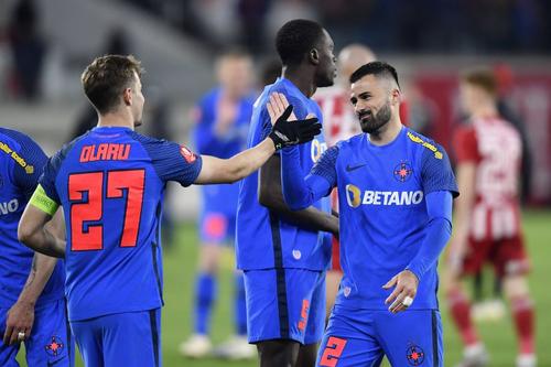 Timp de peste 4 sezoane, Valentin Crețu, 34 de ani, a fost singura constantă de la FCSB pentru postul de fundaș dreapta. În acest interval, roș-albaștrii au renunțat la 6 fotbaliști de pe poziția lui Crețu
