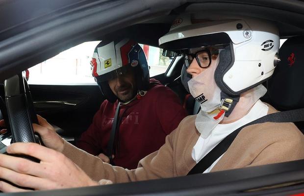 Jannik Sinner și-a îndeplinit un vis: a făcut câteva tururi la volanul unui Ferrari » „A fost ceva emoționant”