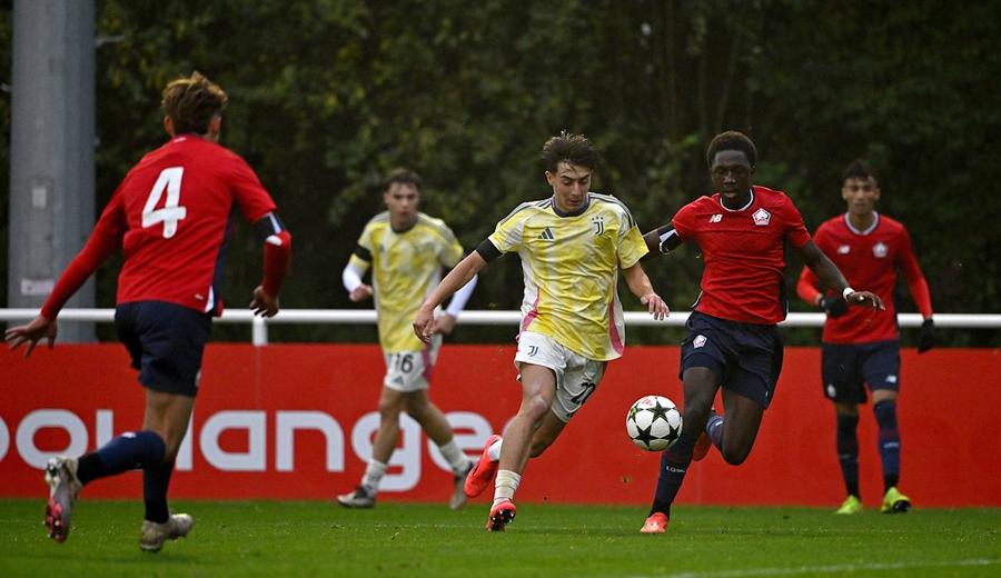 Andrei Florea, în acțiune la Juventus U20 Cei 4 puști români de la Juventus se prezintă cititorilor GSP » Gălățeanul transformat din atacant în portar: „Din senin, din nimic”