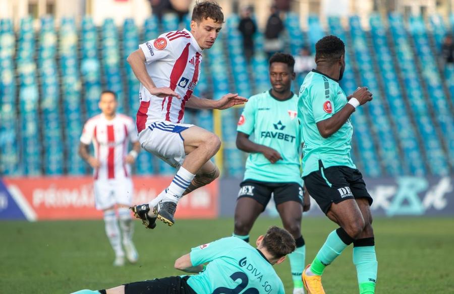 Juri Cisotti / FOTO: Facebook @Oțelul Galați Dinamo grăbește prima lovitură a iernii! Detalii despre negocierile pentru fotbalistul adversarei din Superligă