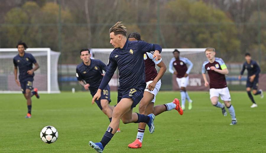 Lorenzo Biliboc, în meciul de Youth League cu Aston Villa Cei 4 puști români de la Juventus se prezintă cititorilor GSP » Gălățeanul transformat din atacant în portar: „Din senin, din nimic”