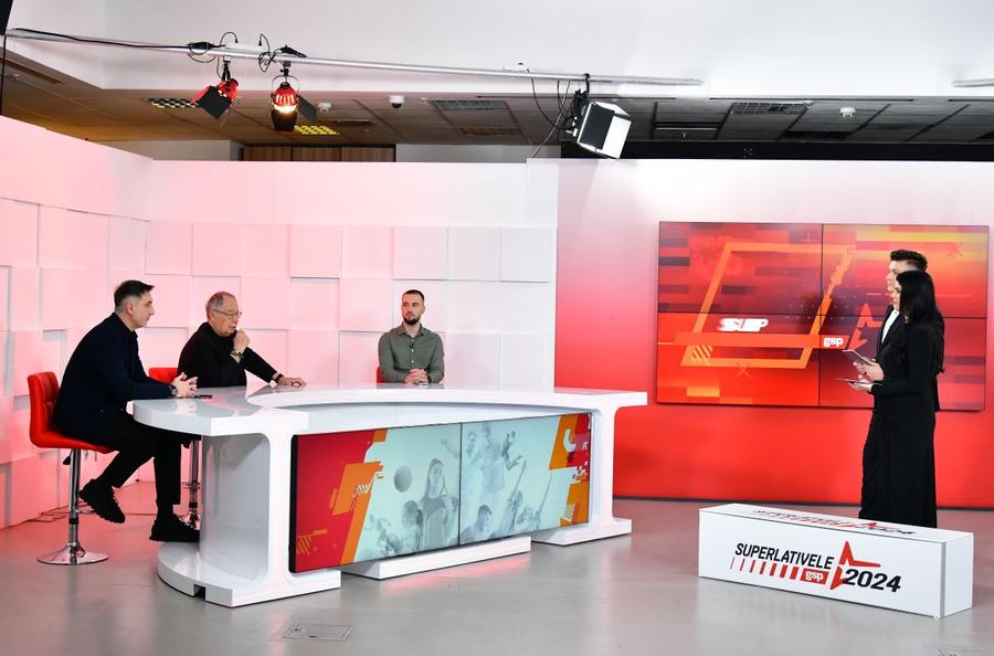 De la stânga la dreapta: Eduard Apostol, Ovidiu Ioanițoaia și Daniel Grigore și-au explicat voturile din cadrul Anchetei GSP „3 meciuri bune tot anul!” » Dezbatere aprinsă în studioul GSP, după desemnarea lui Dennis Man ca Fotbalistul Anului: „NU va depăși niciodată stadiul Parma!”