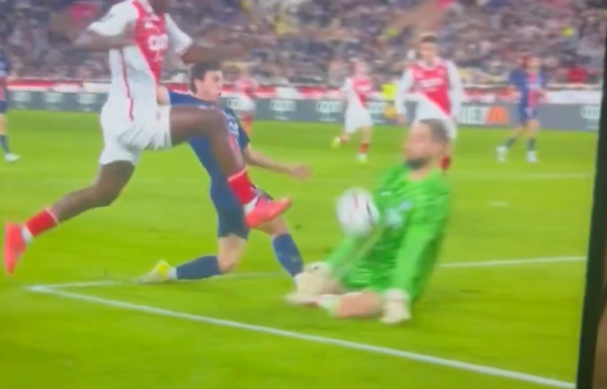Diagnosticul primit de Gianluigi Donnarumma și o imagine tulburătoare: i-au aplicat de urgență 10 copci!