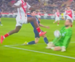 Accidentare HORROR suferită de Gianluigi Donnarumma » Adversarul l-a lovit cu talpa direct în figură, dar n-a primit niciun avertisment!