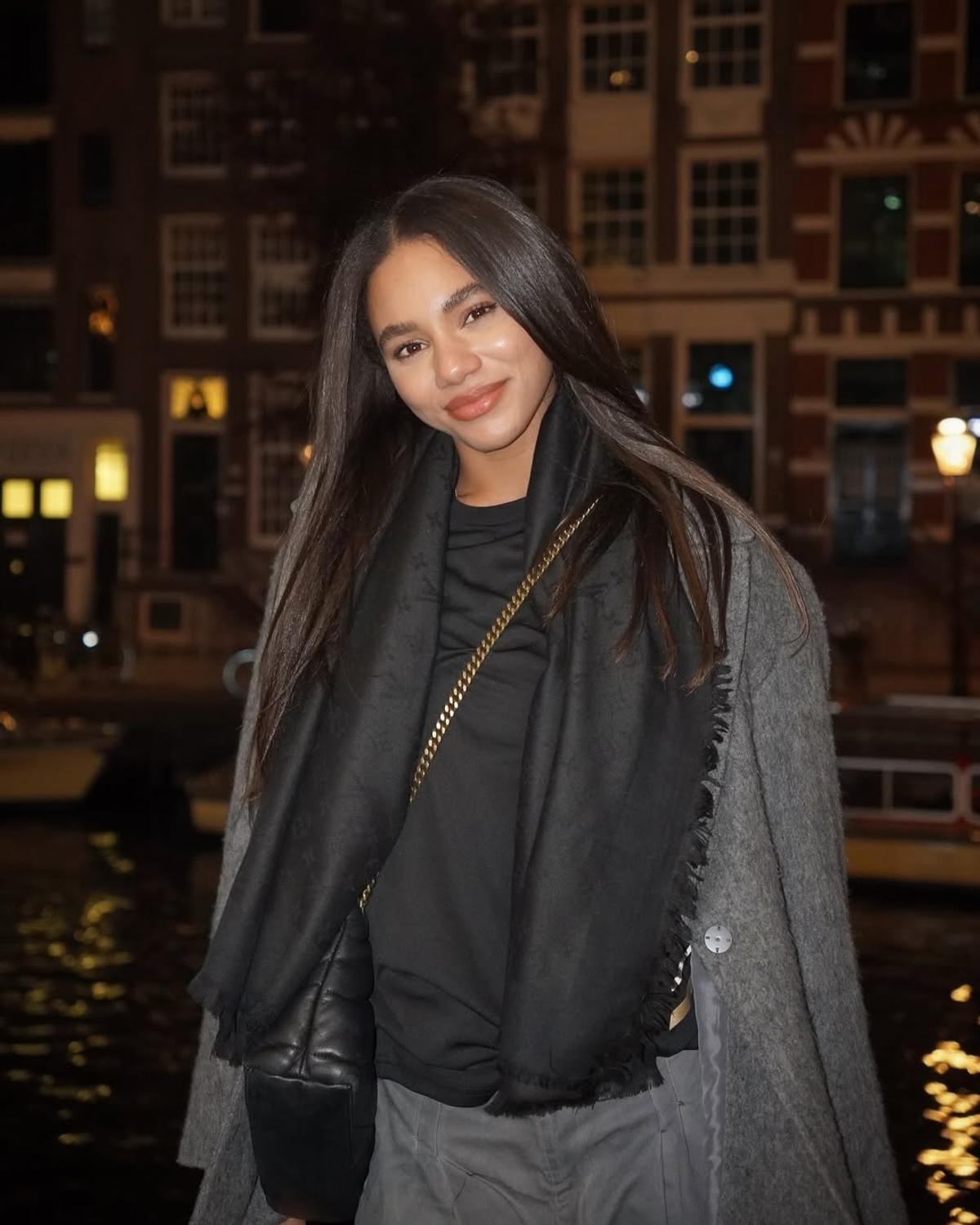 Elizabeth Omoregie și-a sărbătorit ziua „la muncă”, apoi a inundat Instagramul cu imagini postate direct din vestiar