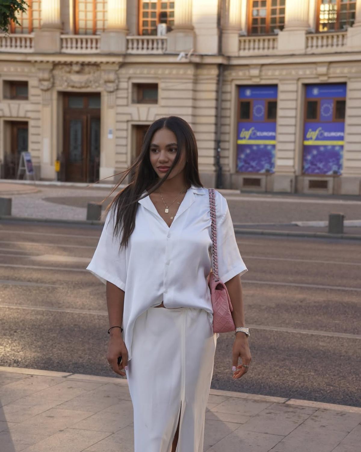 Elizabeth Omoregie, vedeta de la CSM București, și-a arătat tatuajul ascuns: „Nu multă lume știa!” + vrea să o convingă și pe Neagu
