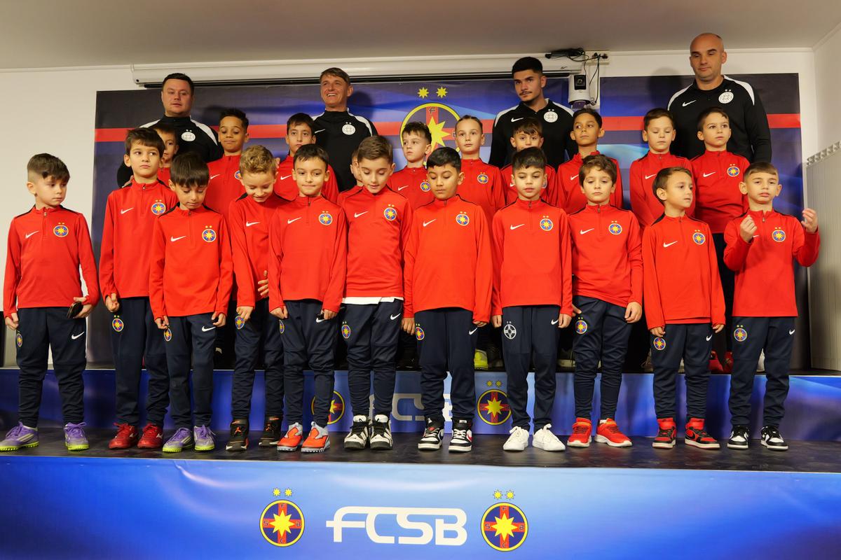 Jucătorii de la FCSB au oferit cadouri copiilor