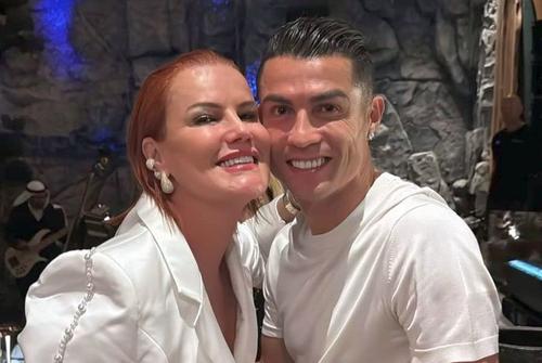 Elma Aveiro, alături de fratele său, Cristiano Ronaldo. Foto: Instagram