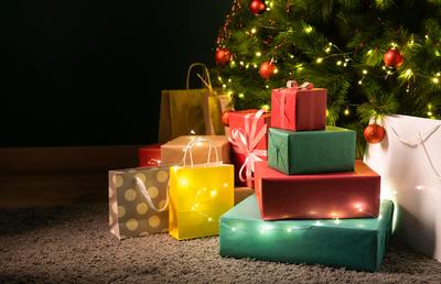 Comanzi online și pui direct sub brad! Cadouri de Crăciun de la Notino pentru toată familia