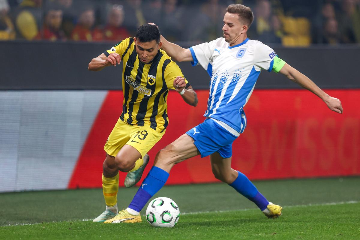 AEK Atena - Universitatea Craiova