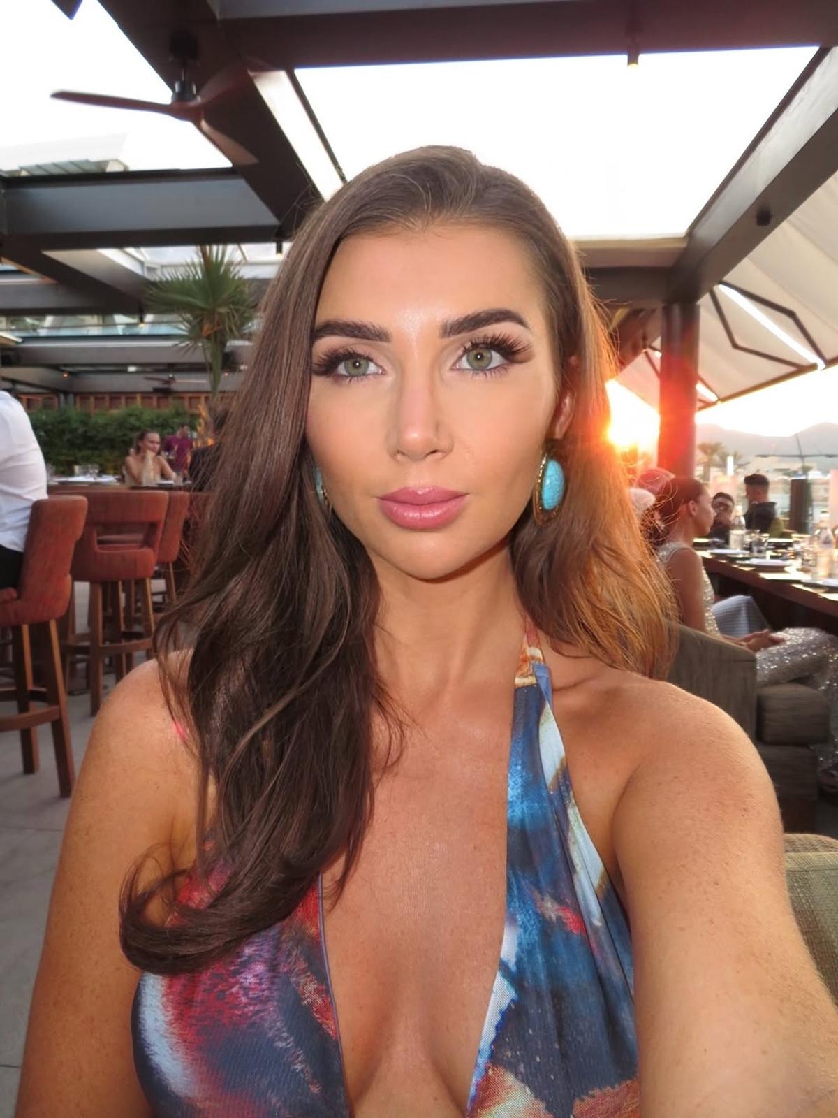 Prezentatoarea Kate Tracey. Foto: Instagram