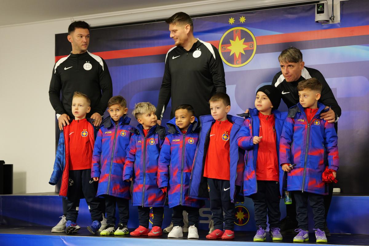 Jucătorii de la FCSB au oferit cadouri copiilor