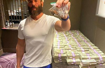 VIDEO Dan Bilzerian a pus o sumă EXORBITANTĂ la pariuri pe McGregor - Cerrone! Ce a urmat