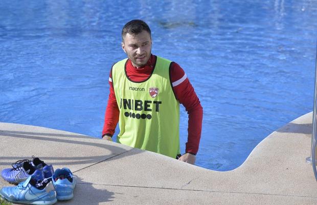 DINAMO // CORESPONDENȚĂ GSP DIN MARBELLA VIDEO Alex Răuță, interviu din piscină: „E greu să ajungem în play-off, dar ne jucăm șansele”