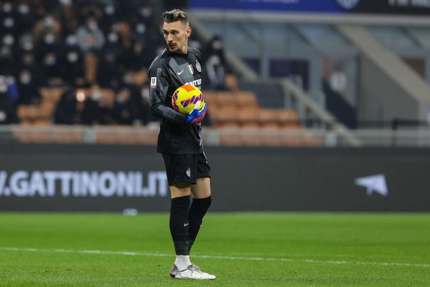 Ionuț Radu (24 de ani) a apărat poarta lui Inter după 8 luni. Goalkeeperul român a fost titular în „optimile” Cupei cu Empoli, 3-2 pentru campioana Italiei după prelungiri. Radu a avut ghinion și a „bifat” un autogol în minutul 76.