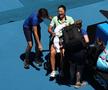 Scene dureroase la Australian Open » A fost nevoită să iasă de pe teren în scaun cu rotile