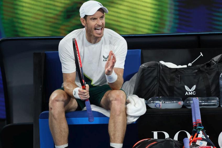 Andy Murray (35 de ani, 66 ATP) a revenit incredibil în fața lui Thanasi Kokkinakis (26 de ani, 159 ATP) 4-6, 6-7(4), 7-6(5), 6-3, 7-5 și s-a calificat în turul 3 la Australian Open. A fost cel mai lung meci din cariera britanicului.