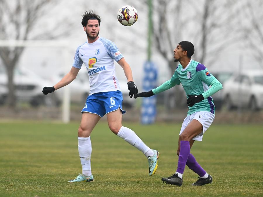 Tudor Băluță e titular indiscutabil în angrenajul Farului. FOTO: Facebook Cod galben pentru derby! Jucătorii de la FCSB și Farul care sunt în pericol de suspendare pentru derby-ul din 29 ianuarie
