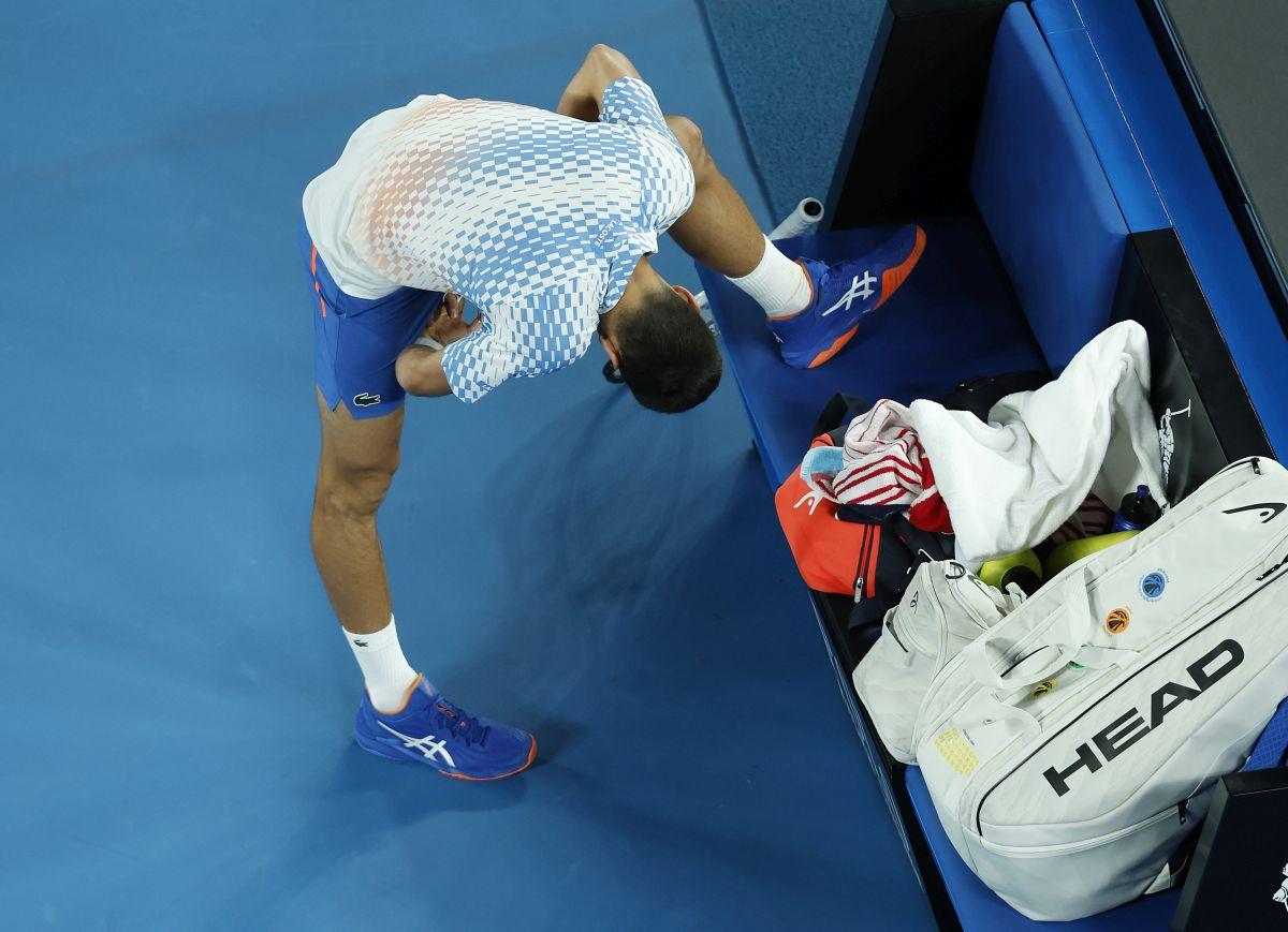 Novak Djokovic, victorie cu nervi și dureri în turul II de la Australian Open