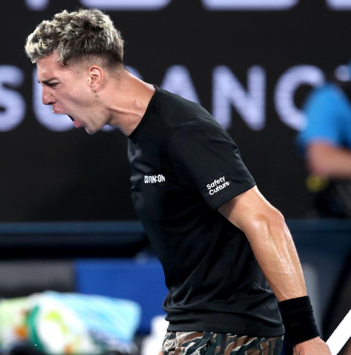 La 8 minute de recordul all-time! » Murray și Kokkinakis au început meciul seara și l-au încheiat în zori: „N-avem voie să mergem la baie. E ridicol!”