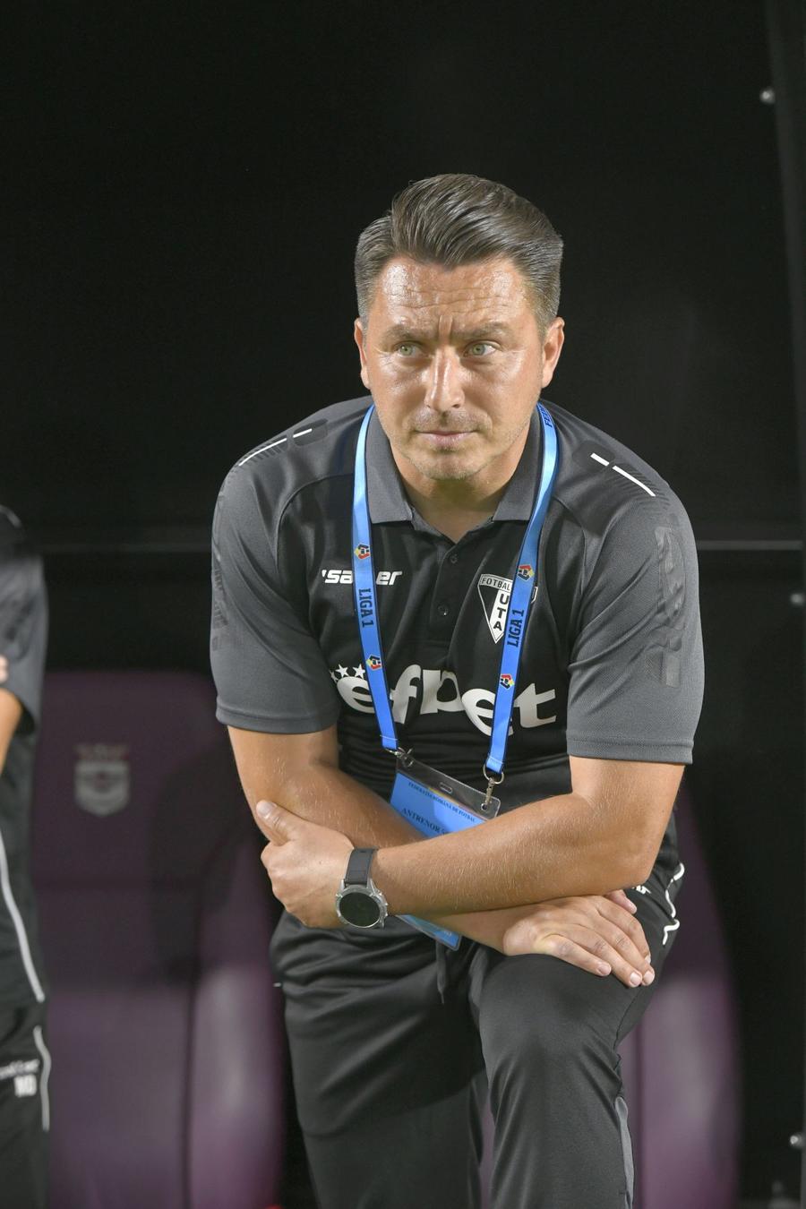Poenaru nu mai antrenează de pe data de 31 octombrie, când a fost demis de UTA Scandalul licențelor din Superliga se mută la TAS » Se teme că rămâne șomer și vrea să dea în judecată Federația