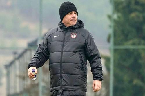 Marius Șumudică, antrenorul lui Gaziantep // sursă foto: Facebook