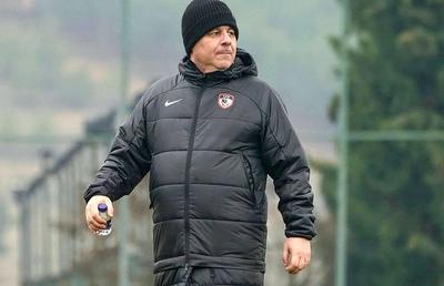 La o zi după ce l-a transferat pe Sorescu, Șumudică a pus pe liber 2 jucători