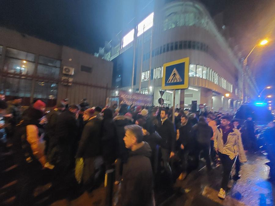 Ăsta e Rapidul din Giulești! Alb-vișiniii revin uluitor de la 1-3 și câștigă un meci de poveste cu FCU! Cronica unui meci „NEBUN”