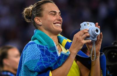 Aryna Sabalenka și forma ei vintage de a strânge amintiri + Câte ore doarme noaptea și cum își monitorizează somnul