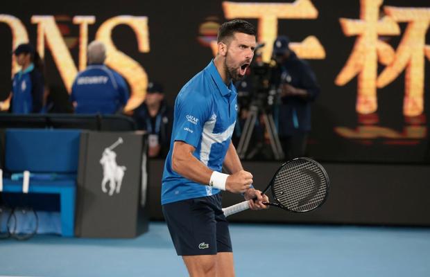 Novak Djokovic, calificare fără emoții în „sferturi” la Australian Open » Urmează un duel de foc cu spaniolul Carlos Alcaraz