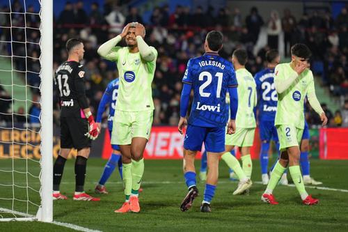 Catalanul Araujo, stânga, reacționează după o ratare / Foto: GettyImages