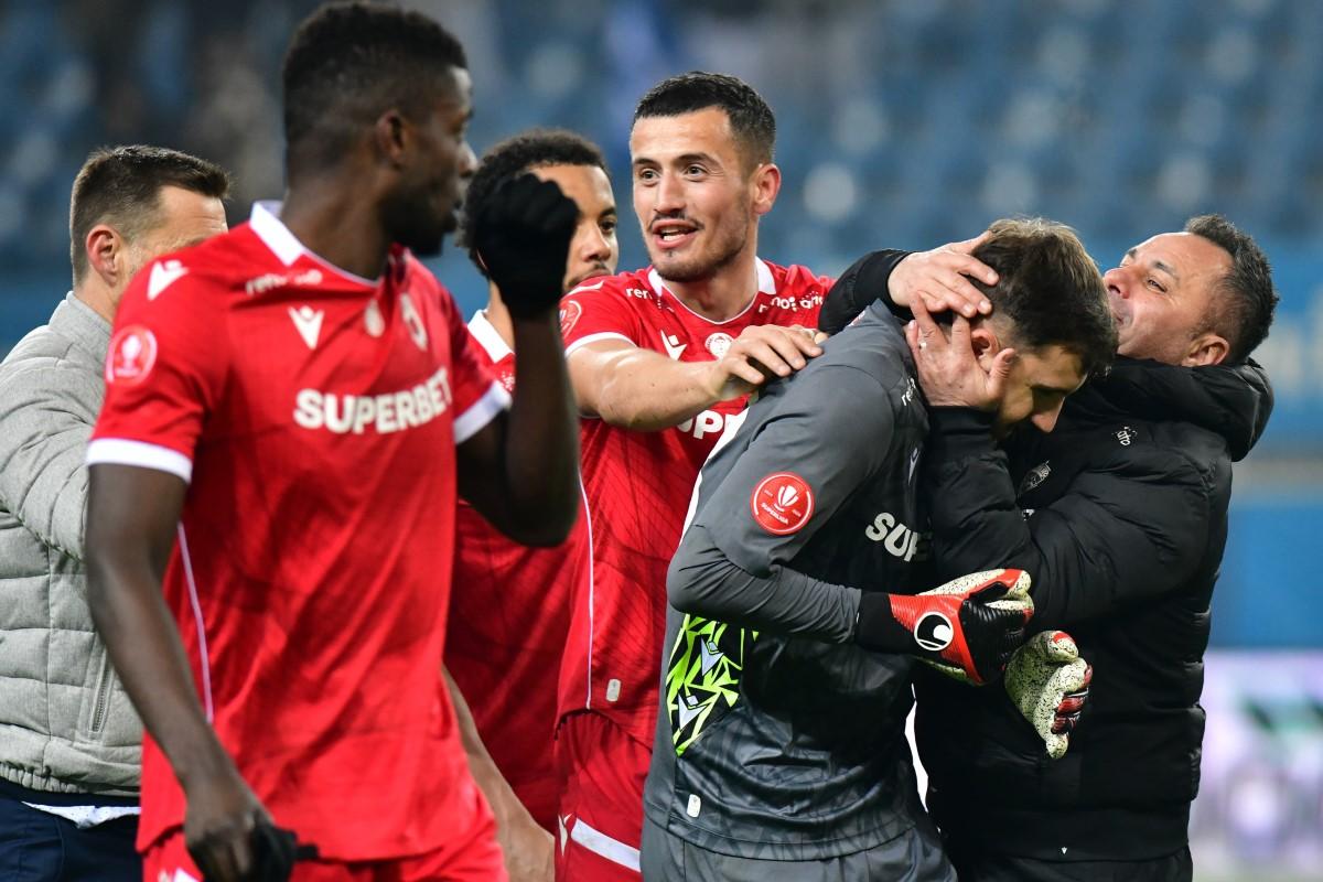 Alexandru Roșca și bucuria dinamoviștilor după 1-1 cu CSU Craiova