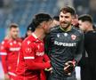 CRAIOVA - DINAMO 1-1. Imaginile surprinse pe gazon, imediat după fluierul final: „Ești cel mai bun din Europa!”