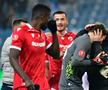 CRAIOVA - DINAMO 1-1. Imaginile surprinse pe gazon, imediat după fluierul final: „Ești cel mai bun din Europa!”