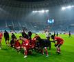 CRAIOVA - DINAMO 1-1. Imaginile surprinse pe gazon, imediat după fluierul final: „Ești cel mai bun din Europa!”
