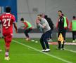 CRAIOVA - DINAMO 1-1. Imaginile surprinse pe gazon, imediat după fluierul final: „Ești cel mai bun din Europa!”