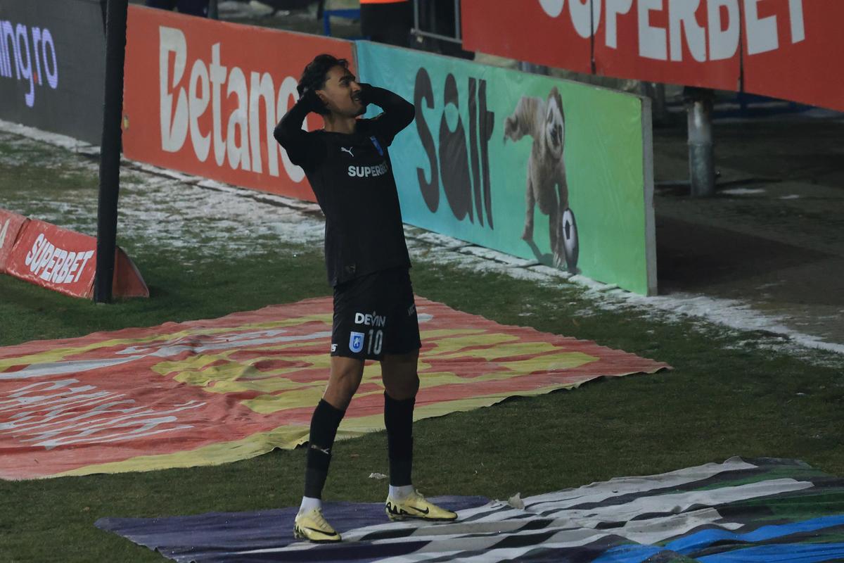 Ce UMILINȚĂ! Universitatea Craiova nu stă la discuții cu Petrolul și revine pe primul loc în Superliga » Clasamentul