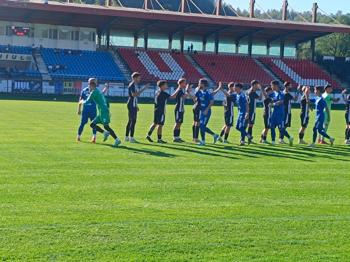 Cum arăta stadionul din Petroșani în 2025