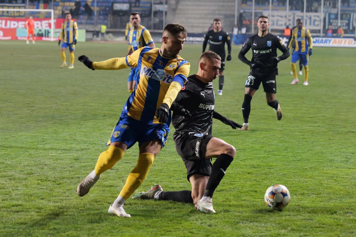 Ce UMILINȚĂ! Universitatea Craiova nu stă la discuții cu Petrolul și revine pe primul loc în Superliga » Clasamentul