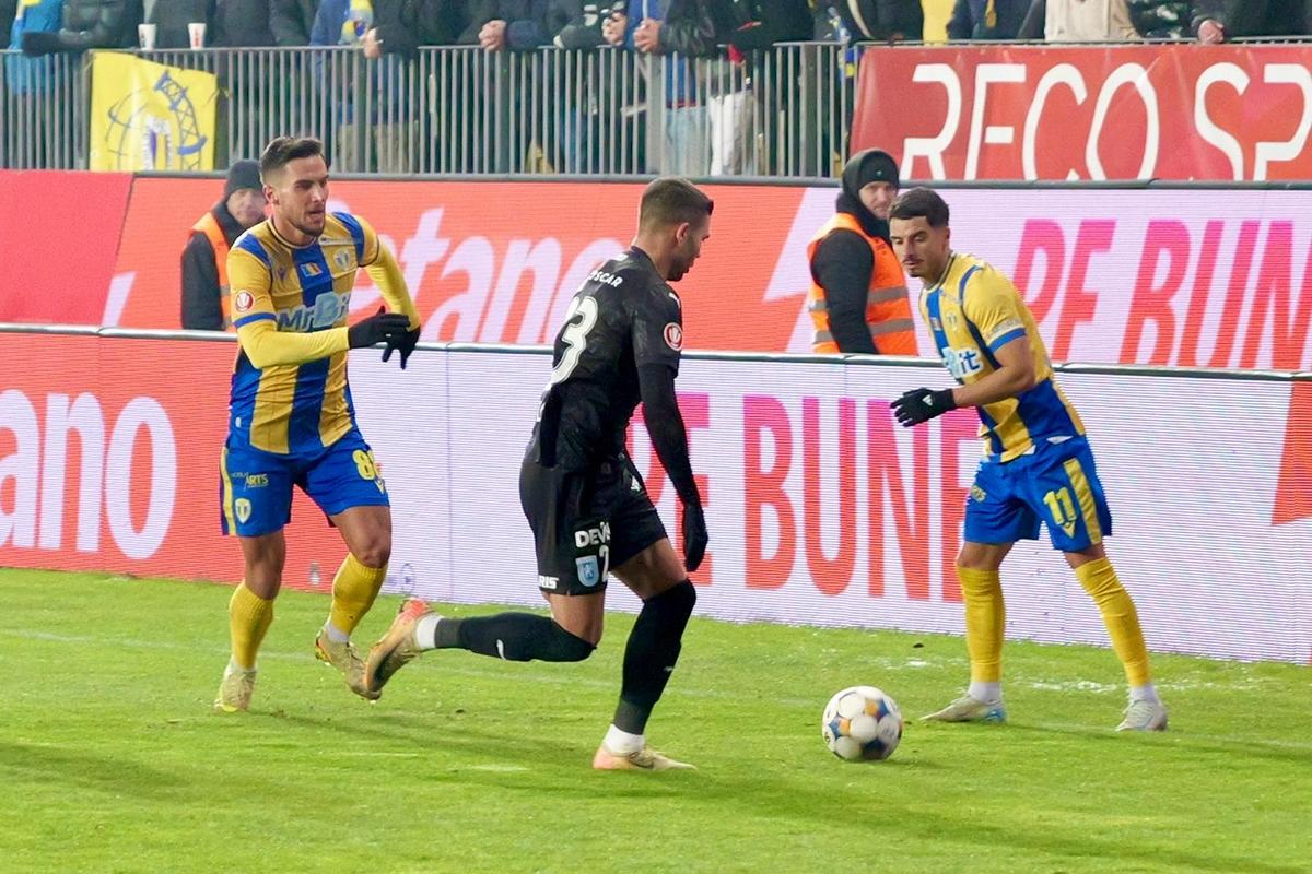Ce UMILINȚĂ! Universitatea Craiova nu stă la discuții cu Petrolul și revine pe primul loc în Superliga » Clasamentul