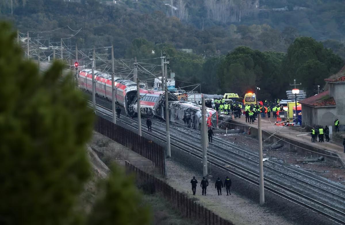 Atenție, imagini cu impact emoțional! Tragedie feroviară la Adamuz cu zeci de victime
