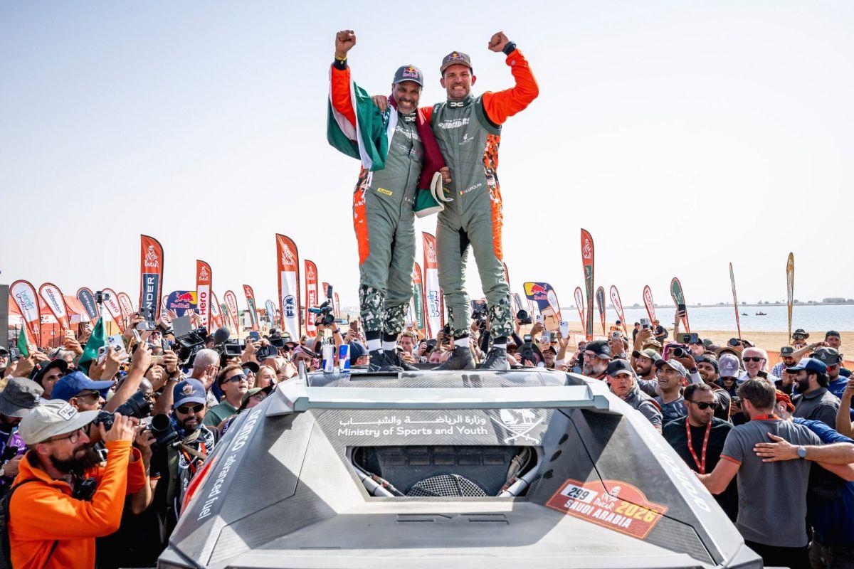 „Întreaga echipă Dacia a făcut o treabă extraordinară” » Reacția lui Nasser Al-Attiyah după ce a scris istorie la Raliul Dakar