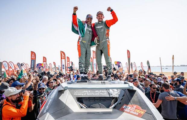 „Întreaga echipă Dacia a făcut o treabă extraordinară” » Reacția lui Nasser Al-Attiyah după ce a scris istorie la Raliul Dakar