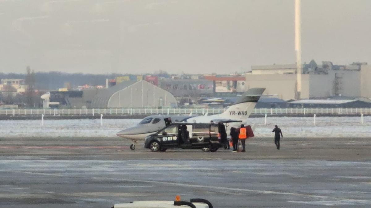 Gigi Becali s-a întors în țară din locul unde „nu mai merg niciodată”: „Să-mi pară mie rău de Moruțan?” » Imagini tari de la aeroport