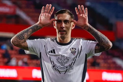 Jefte Betancor va da piept cu Barcelona în Cupa Spaniei // FOTO: Instagram