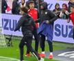 Scene aiuritoare în finala Cupei Africii: în TIMPUL meciului, l-au tăvălit să-i fure prosopul!