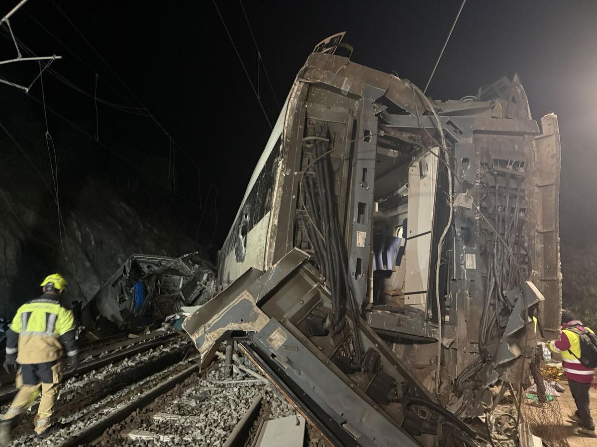 Atenție, imagini cu impact emoțional! Tragedie feroviară la Adamuz cu zeci de victime
